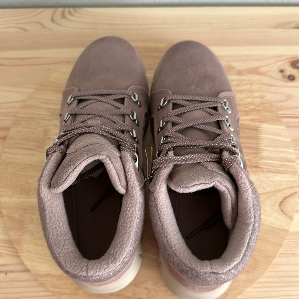 Skechers Women's  Winter Boots - Picture 6 of 8